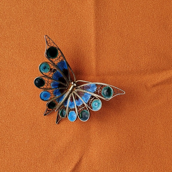VINTAGE 800 Gold Filigree Butterfly and Glass Enamel Brooch - Picture 8 of 13